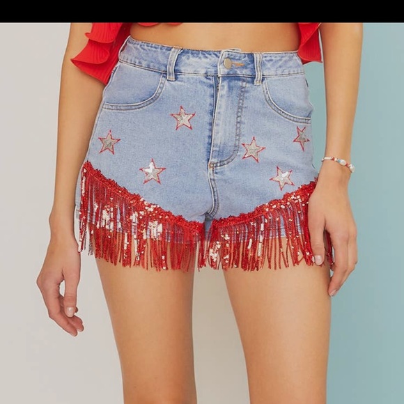 NWT Boutique Main Strip Sequin Star Denim Shorts - True to size with stretch - Picture 1 of 3